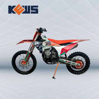 K23 รุ่น Enduro Dirt Bikes Zongshen NC300S ระบายความร้อนด้วยน้ำสี่จังหวะรถจักรยานยนต์สีแดงและดำ