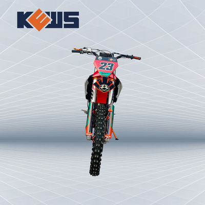 K23 รุ่น Enduro Dirt Bikes Zongshen NC300S ระบายความร้อนด้วยน้ำสี่จังหวะรถจักรยานยนต์สีแดงและดำ
