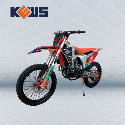 K23 รุ่น Enduro Dirt Bikes Zongshen NC300S ระบายความร้อนด้วยน้ำสี่จังหวะรถจักรยานยนต์สีแดงและดำ