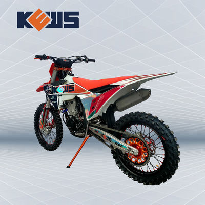 K23 รุ่น Enduro Dirt Bikes Zongshen NC300S ระบายความร้อนด้วยน้ำสี่จังหวะรถจักรยานยนต์สีแดงและดำ
