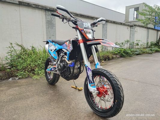 เครื่องยนต์สี่จังหวะระบายความร้อนด้วยน้ำ NC450 Super Motard Motorcycles Supermoto Bikes