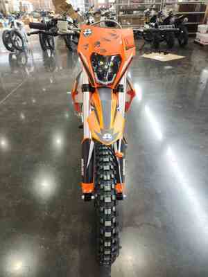 KEWS 161FMJ CB150D 4T Enduro/Motocross Motorcycle with 145ML Piston Displacement Electric+Kick Starter and 5 Speed Transmission