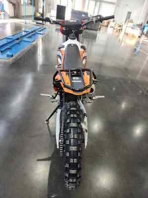 KEWS 175FMN PR300 มอเตอร์ไซค์ Enduro / Motocross 4T พร้อมเครื่องยนต์ PR300 ขนาด 271.3ML พิสตันและเครื่องเริ่มต้นไฟฟ้า